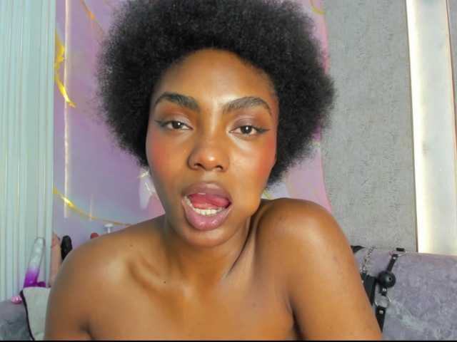 Ashazuri live cam on BongaCams