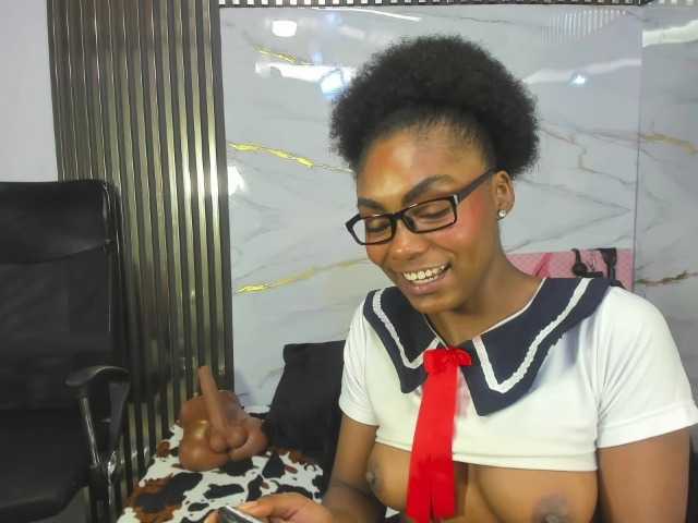Ashazuri live cam on BongaCams