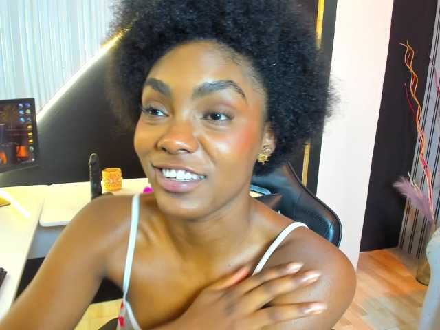 Ashazuri live cam on BongaCams