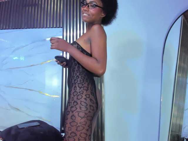 Ashazuri live webcam show