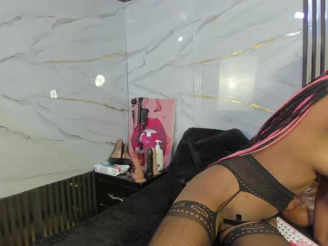 Ashazuri live cam on BongaCams