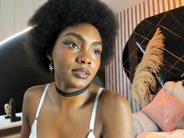 Ashazuri live cam on BongaCams