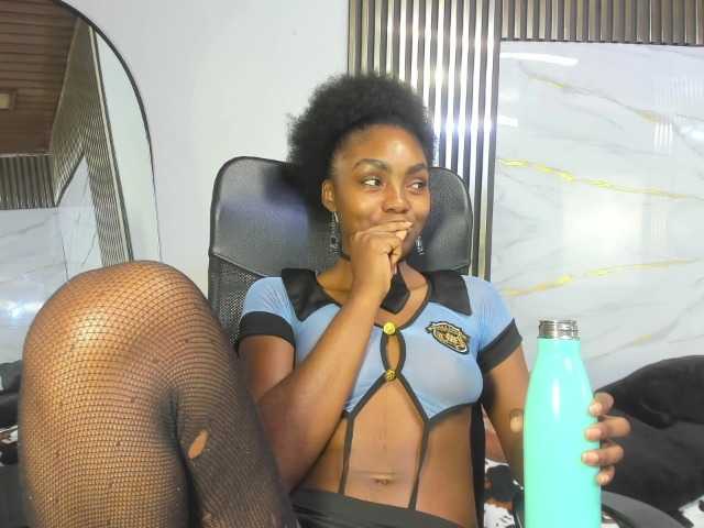 Ashazuri live cam on BongaCams