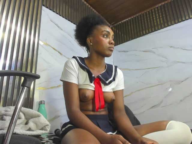 Ashazuri live cam on BongaCams