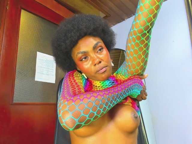 Ashazuri live cam on BongaCams