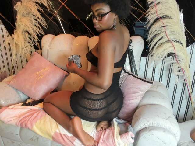 Ashazuri live cam on BongaCams