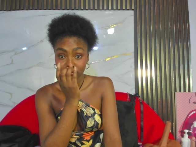 Ashazuri live cam on BongaCams