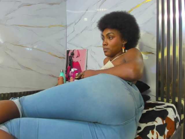 Ashazuri live cam on BongaCams