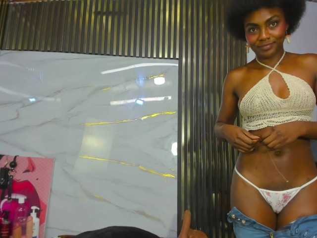 Ashazuri live cam on BongaCams