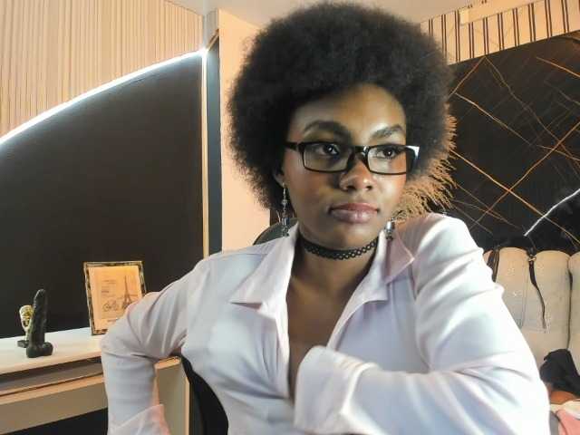Ashazuri live cam on BongaCams