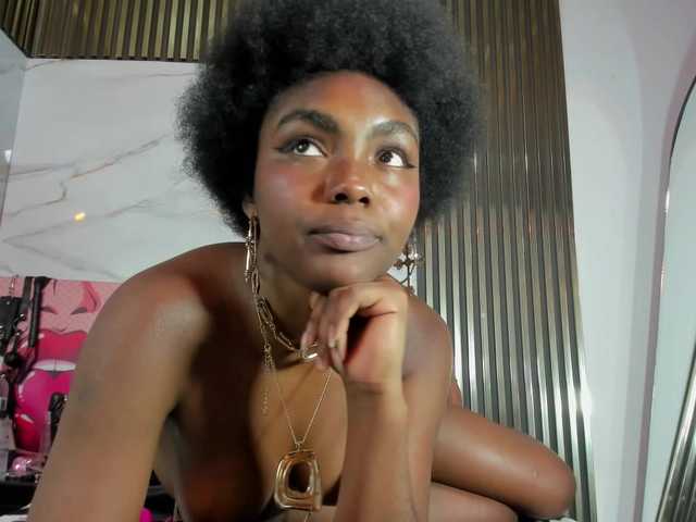 Ashazuri live cam on BongaCams