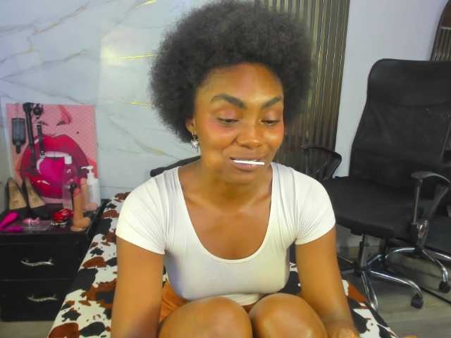 Ashazuri live cam on BongaCams