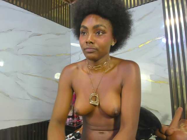 Ashazuri live cam on BongaCams