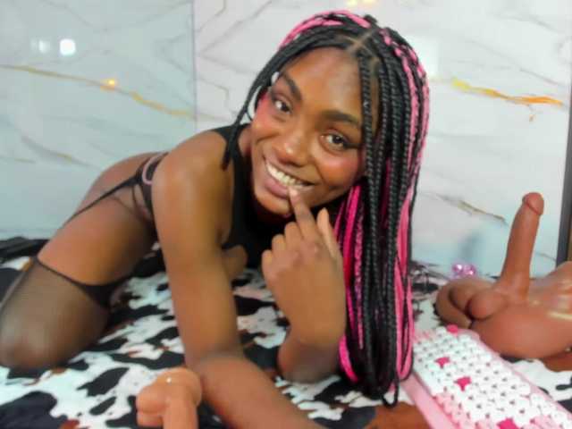 Ashazuri live cam on BongaCams