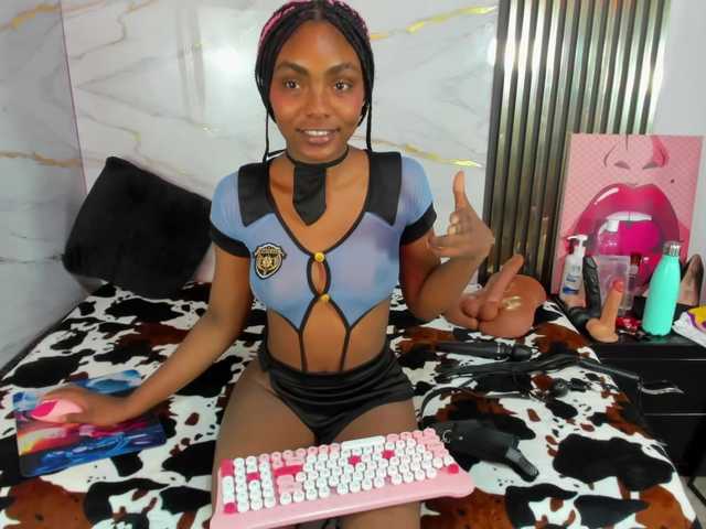 Ashazuri live cam on BongaCams