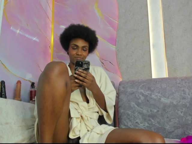 Ashazuri live cam on BongaCams