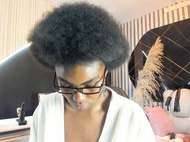 Ashazuri live cam on BongaCams