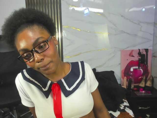 Ashazuri live cam on BongaCams