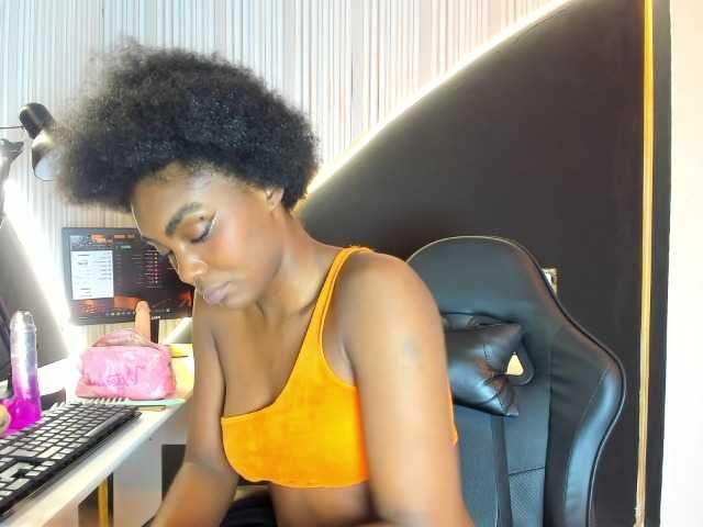 Ashazuri live cam on BongaCams
