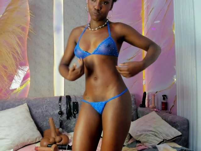 Ashazuri live cam on BongaCams