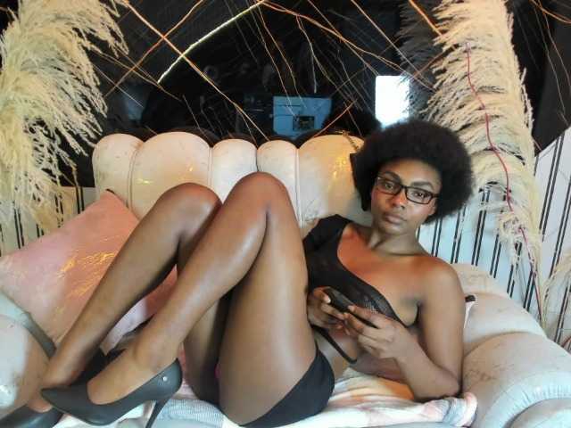 Ashazuri live cam on BongaCams