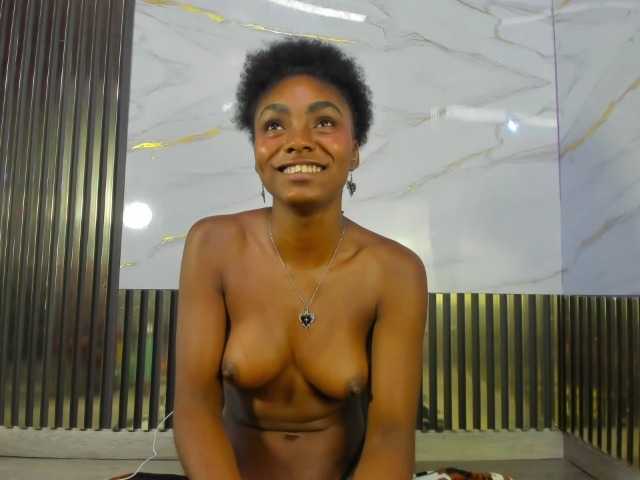 Ashazuri live cam on BongaCams