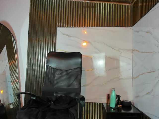 Ashazuri live cam on BongaCams