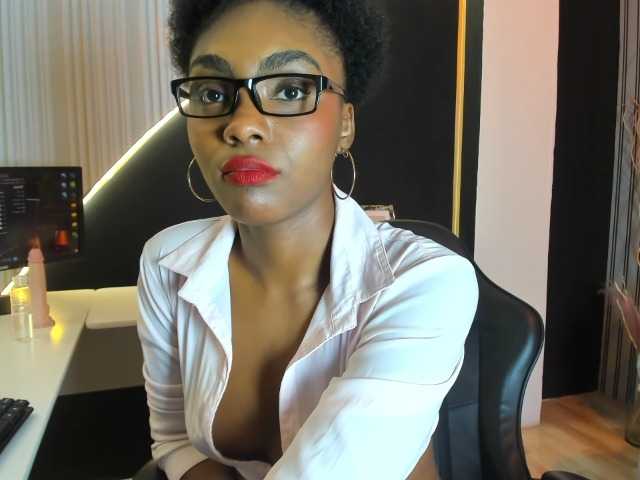 Ashazuri live cam on BongaCams