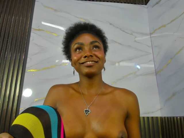 Ashazuri live cam on BongaCams