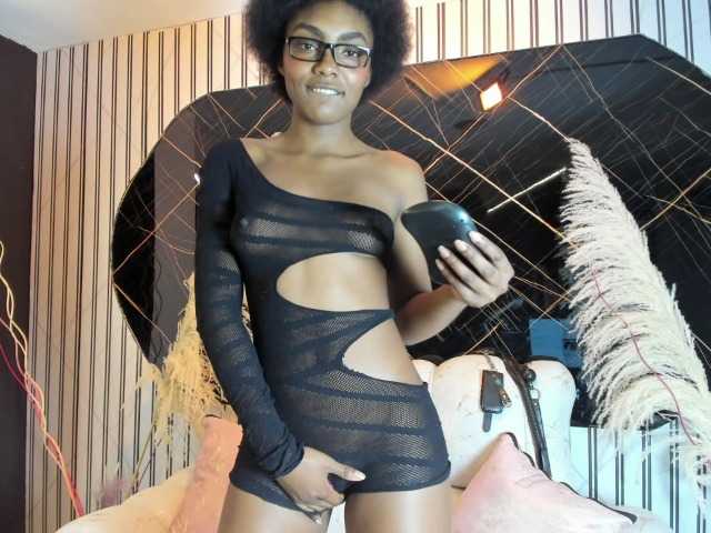 Ashazuri live cam on BongaCams
