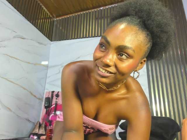 Ashazuri live cam on BongaCams