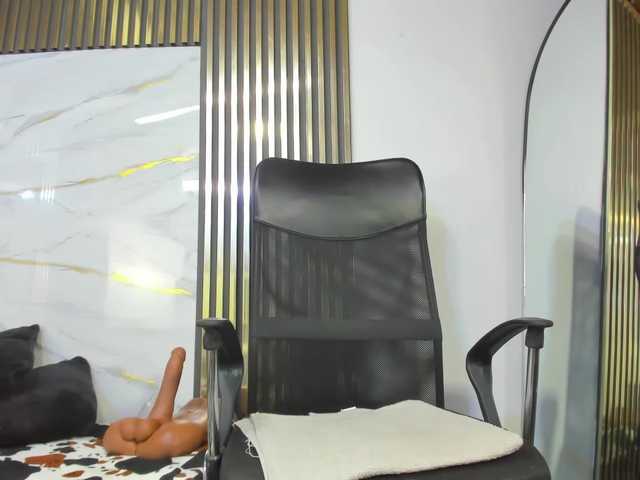 Ashazuri live cam on BongaCams
