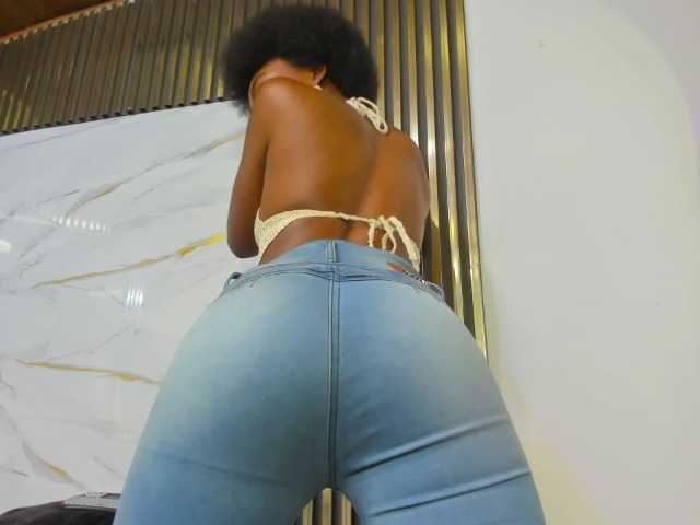 Ashazuri live cam on BongaCams