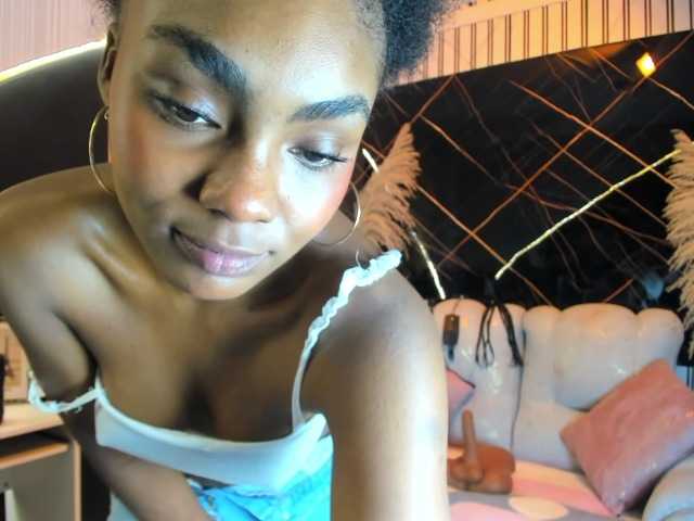 Ashazuri live cam on BongaCams