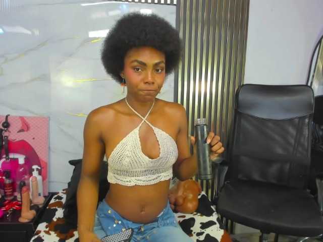 Ashazuri live cam on BongaCams