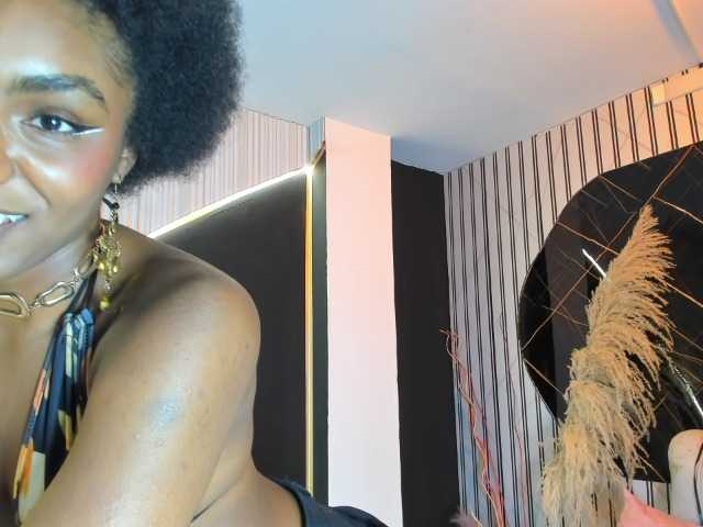 Ashazuri live cam on BongaCams