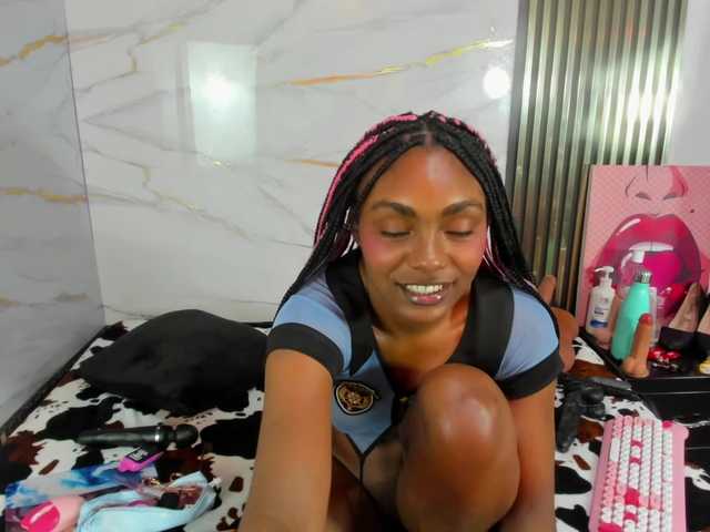 Ashazuri live cam on BongaCams
