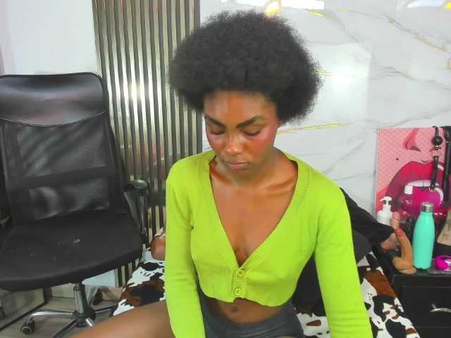 Ashazuri live cam on BongaCams