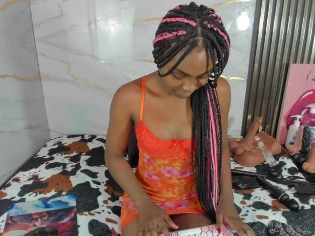 Ashazuri live cam on BongaCams