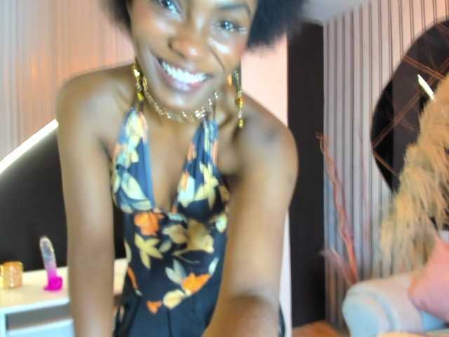 Ashazuri live cam on BongaCams