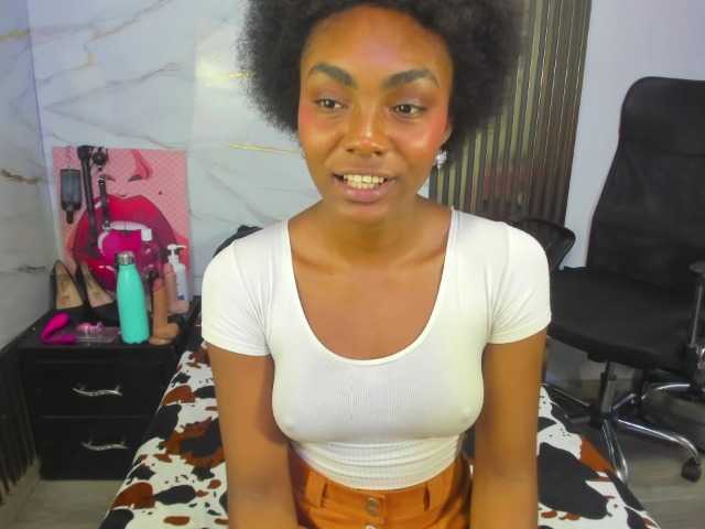 Ashazuri live cam on BongaCams