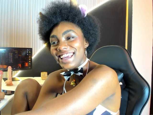 Ashazuri live cam on BongaCams