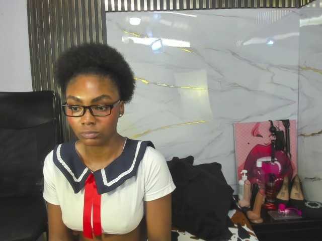 Ashazuri live cam on BongaCams