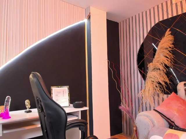 Ashazuri live cam on BongaCams