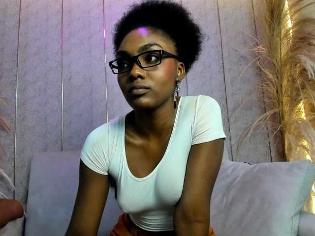 Ashazuri live cam on BongaCams