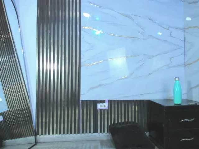 Ashazuri live cam on BongaCams