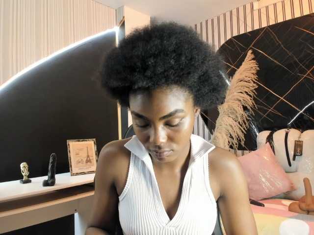 Ashazuri live cam on BongaCams