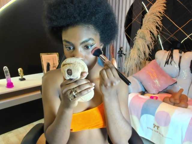 Ashazuri live cam on BongaCams