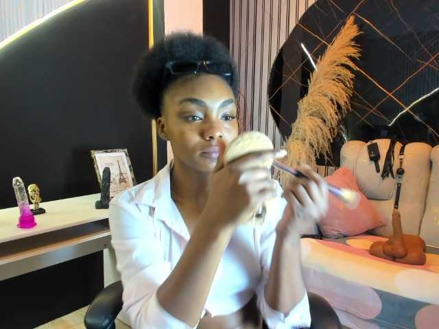 Ashazuri live cam on BongaCams