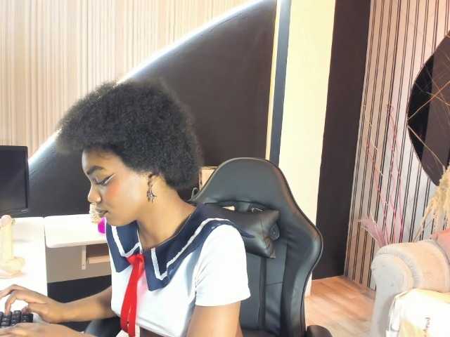Ashazuri live cam on BongaCams